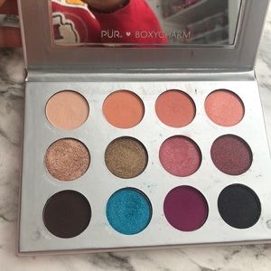 Eyeshadow palette